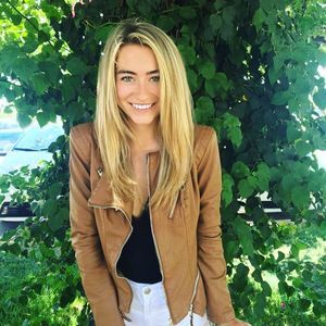 Meet your Posher, Monique